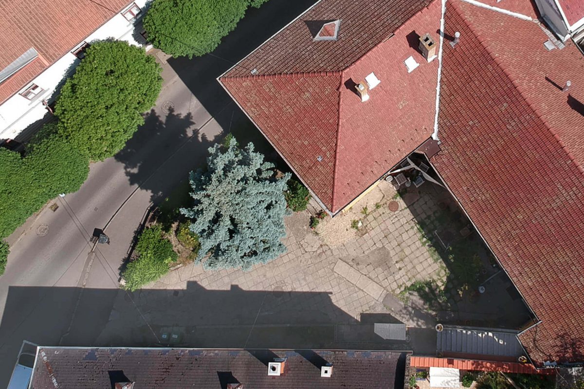 Cork Apartman - prémium szállás Eger belvárosában drone 2